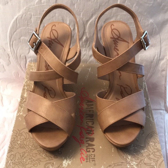 American Rag Tan Sandal Wedges size 5.5 with Strappy Design & Silver Hardware - Picture 6 of 12